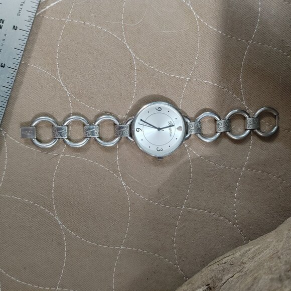 Brighton Watch York Womens Silver-Tone Link Bracelet With White Dial Heart - Picture 9 of 10